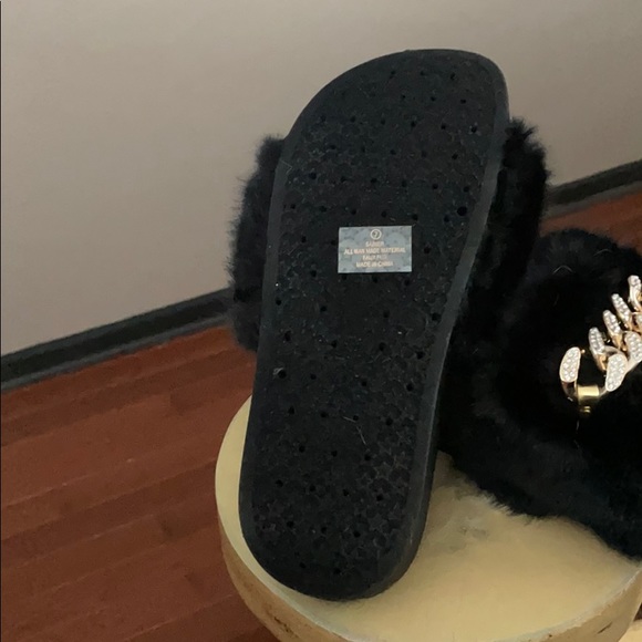 Faux fur slides - Picture 2 of 2
